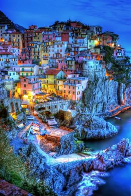 Pueblos para descubrir en Europa: Cinque Terre, Italia. Vía Pinterest.