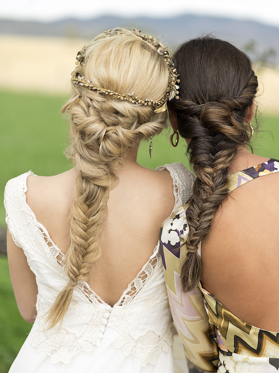 Los peinados de novia que mejor van con las espectaculares espaldas de los vestidos  de novia Innovias 2016 | Innovias