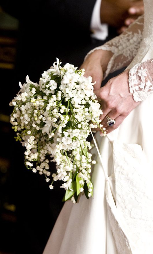 kate-middleton-wedding-bouquet-flowers-royal
