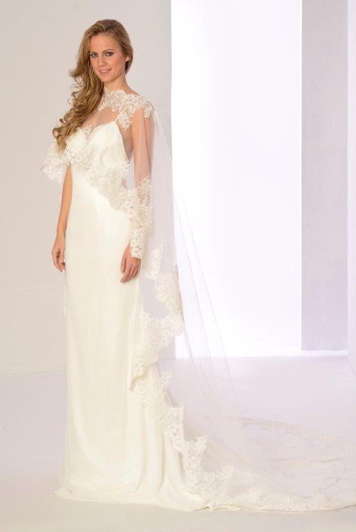 Tendencias en moda nupcial: vestidos de novia con capa by Innovias |  Innovias